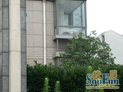 东方城市公寓2室2厅1卫南北朝向10500.00元/月出租
