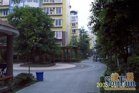 德意馨苑3室2厅2卫东南朝向3500.00元/月出租