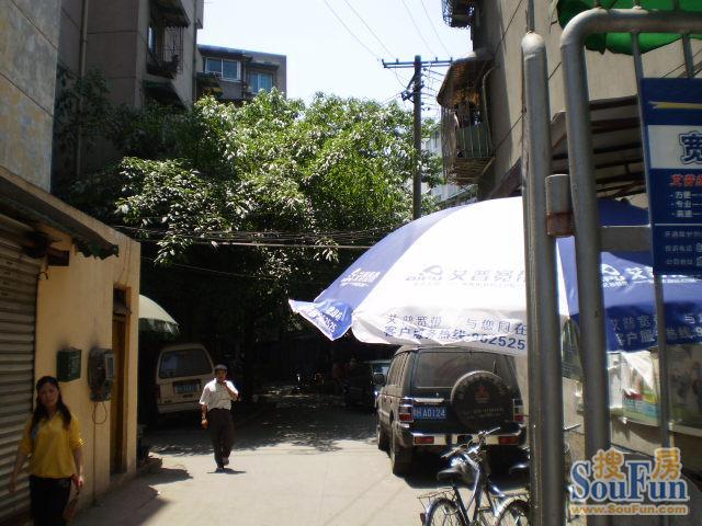 清溪东路2号院2室1厅1卫南朝向1700.00元/月出租