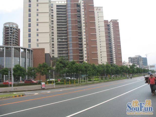 世纪春城四期4室2厅2卫东南朝向7500.00元/月出租