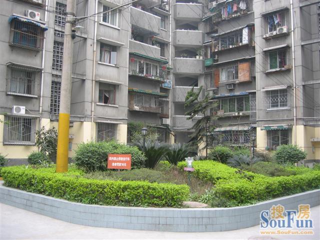 桂花巷59号院3室1厅1卫南朝向2600.00元/月出租