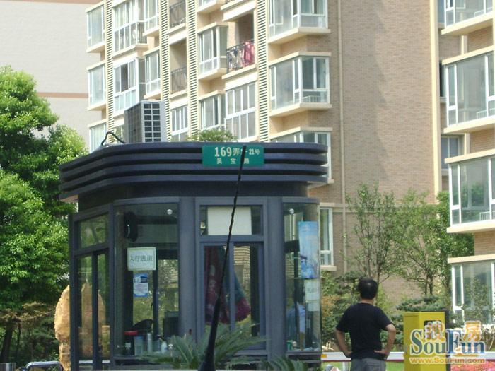 嘉景苑3室2厅2卫南北朝向13500.00元/月出租