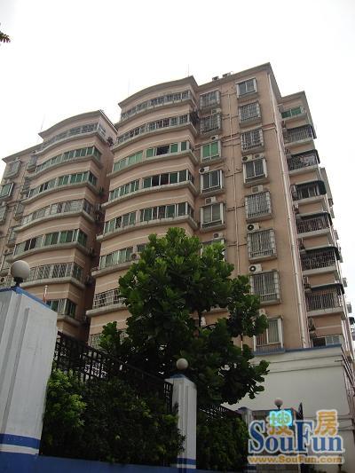 燕岭路600号3室2厅1卫东南朝向3500.00元/月出租