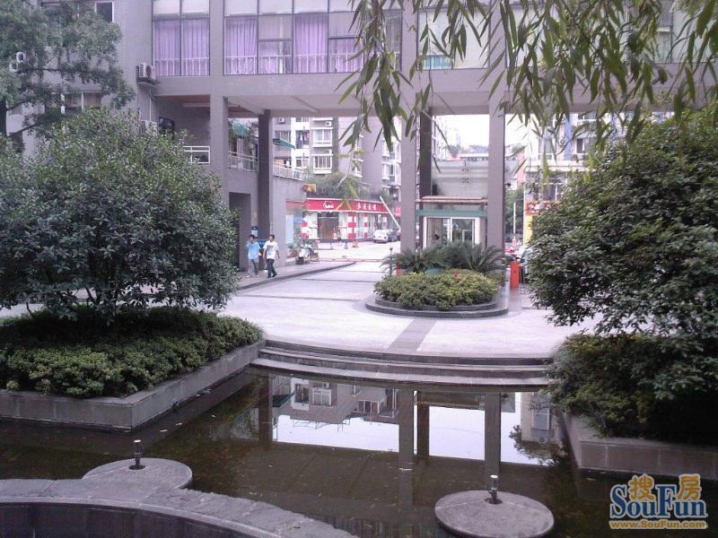 大华情融苑4室1厅2卫南朝向4000.00元/月出租