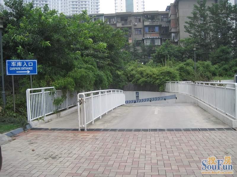 粼江峰阁3室1厅2卫西北朝向4500.00元/月出租