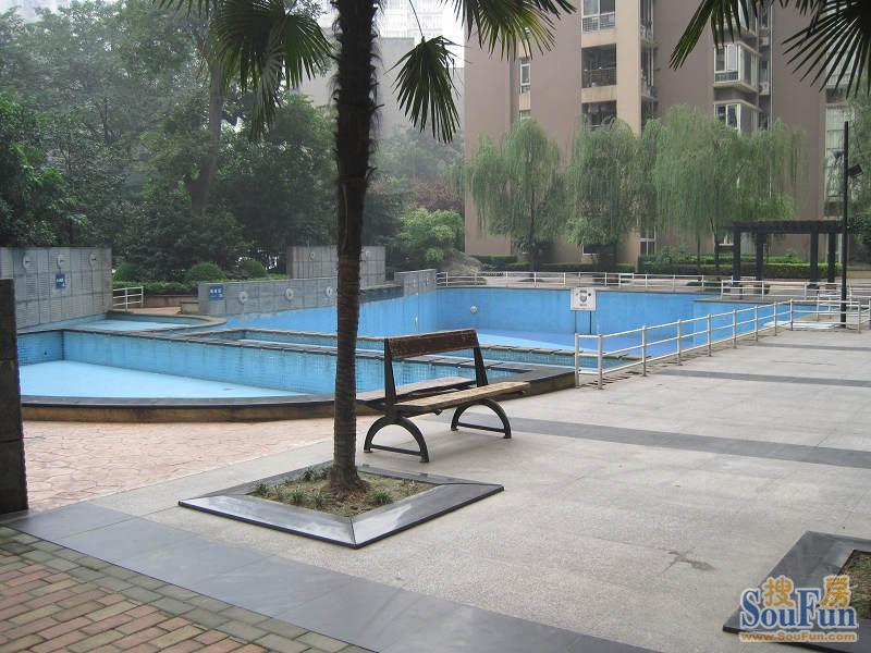 南府锦2室1厅1卫西南朝向3500.00元/月出租