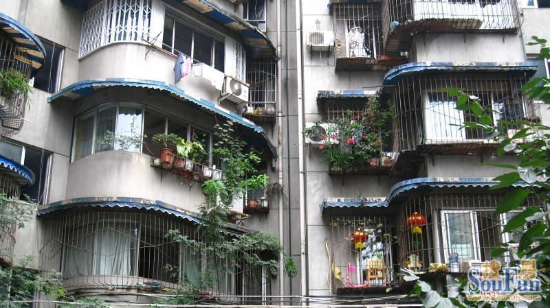 锦东苑2室2厅1卫东南朝向1900.00元/月出租