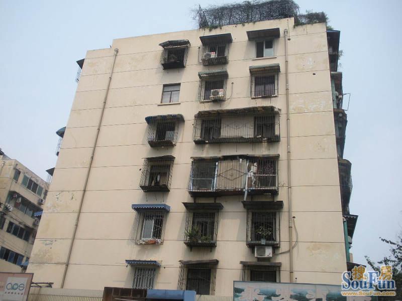 胜利新村11号院2室1厅1卫南北朝向2500.00元/月出租