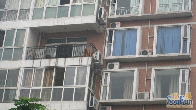 锦府苑3室1厅1卫东南朝向1950.00元/月出租