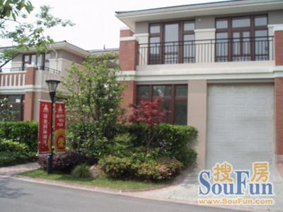 绿地国际山庄4室3厅3卫南朝向16000.00元/月出租
