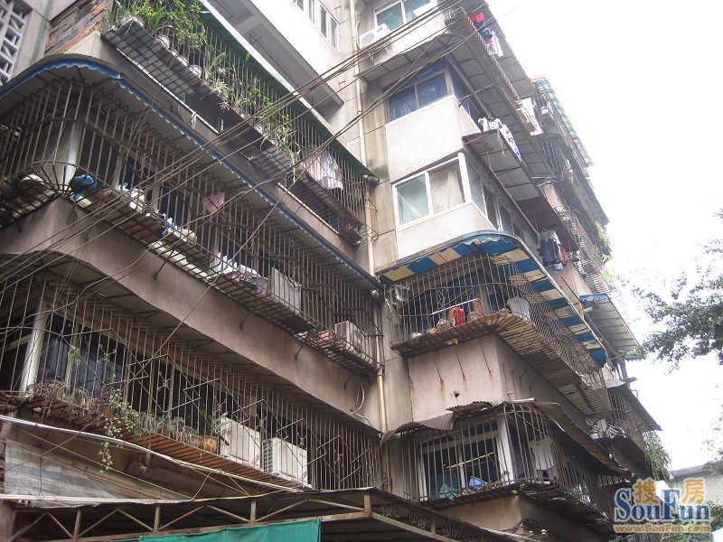 工农院街80号院2室1厅1卫西南朝向2000.00元/月出租