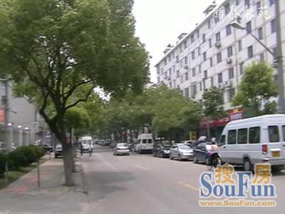 新泰馨苑4室1厅2卫南朝向2900.00元/月出租