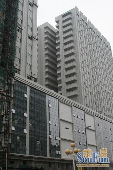 富民服装城4室2厅2卫南朝向1000.00元/月出租