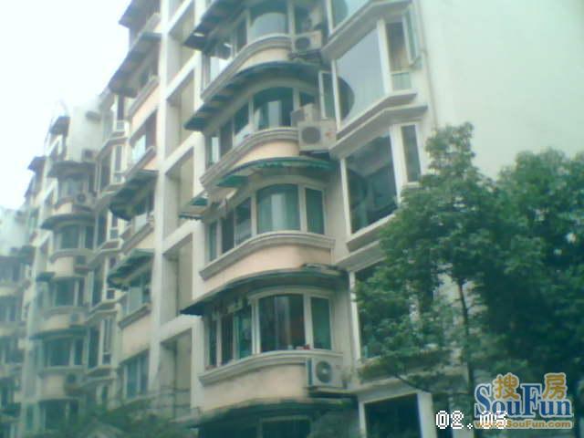 宏城公寓3室1厅1卫南朝向3000.00元/月出租