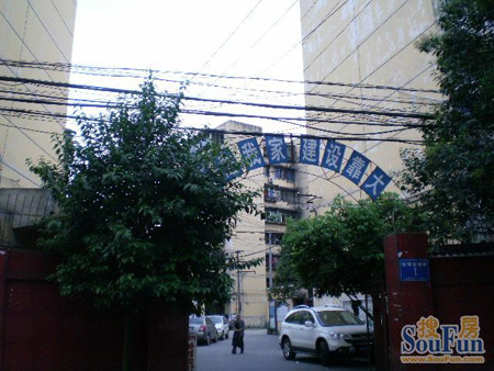 抚琴东南路1号院3室1厅1卫南北朝向1550.00元/月出租