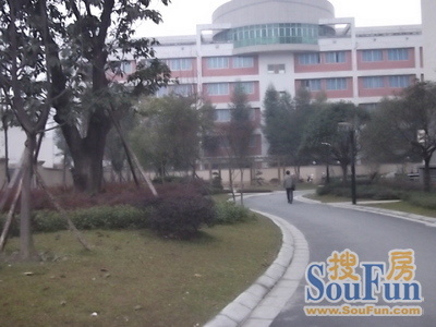 华栋云庭2室1厅1卫东朝向2500.00元/月出租