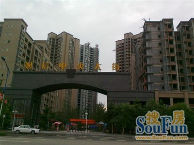 财信中央大街小区二手房实景图