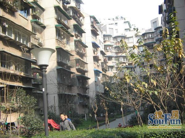 华油苑2室2厅1卫西北朝向2050.00元/月出租