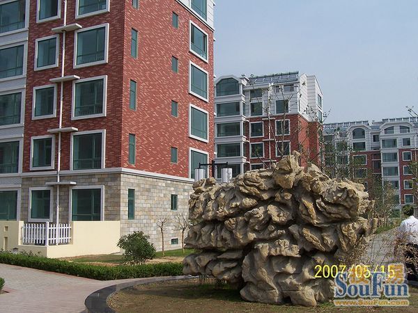 翡翠园4室2厅1卫南朝向3100.00元/月出租