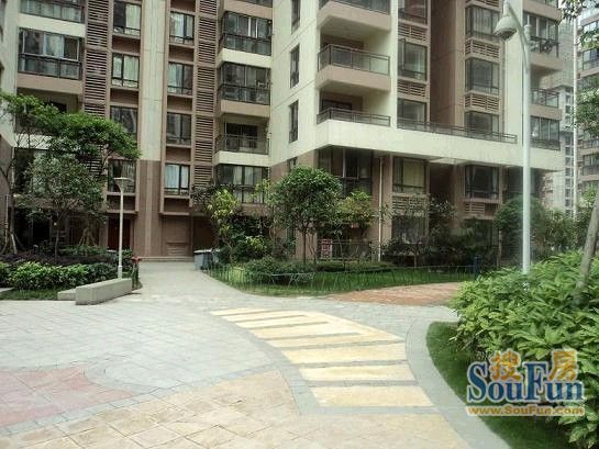 鑫苑名家一期2室1厅1卫东南朝向1800.00元/月出租