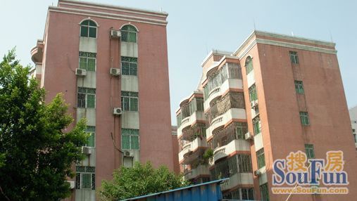 罗村新世纪花园4室2厅2卫南朝向2000.00元/月出租