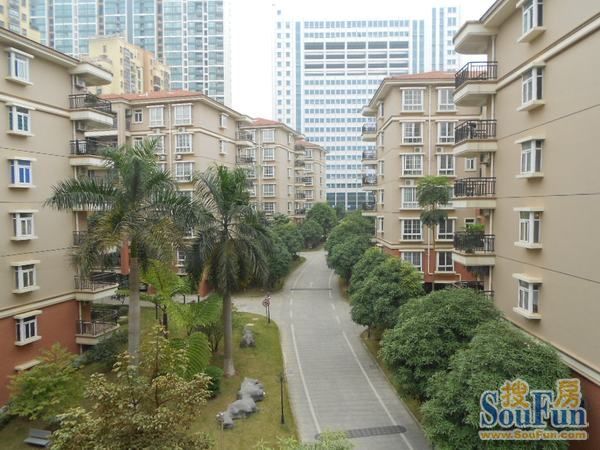 逸园小区3室2厅2卫西南朝向3500.00元/月出租