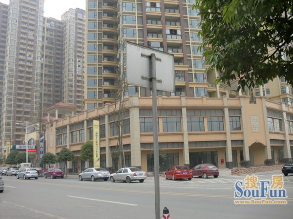 四季豪廷3室2厅2卫西南朝向3200.00元/月出租