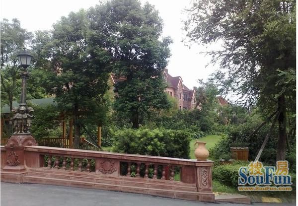 锦丽园5室3厅4卫东南朝向8000.00元/月出租