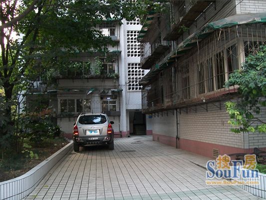 倪家桥路10号院2室1厅1卫西南朝向2600.00元/月出租