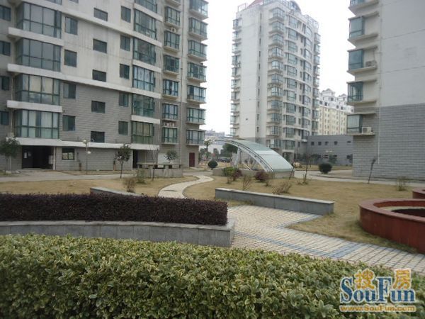 洪翔园3室2厅2卫南北朝向3000.00元/月出租