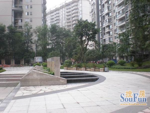 水印城2室2厅1卫东朝向2600.00元/月出租