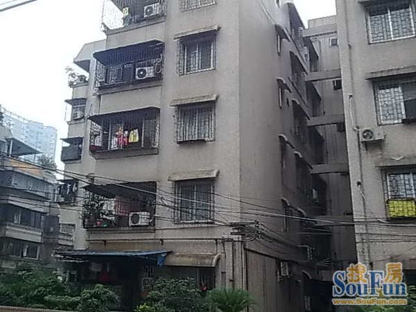 华远西小区4室1厅2卫南北朝向2300.00元/月出租