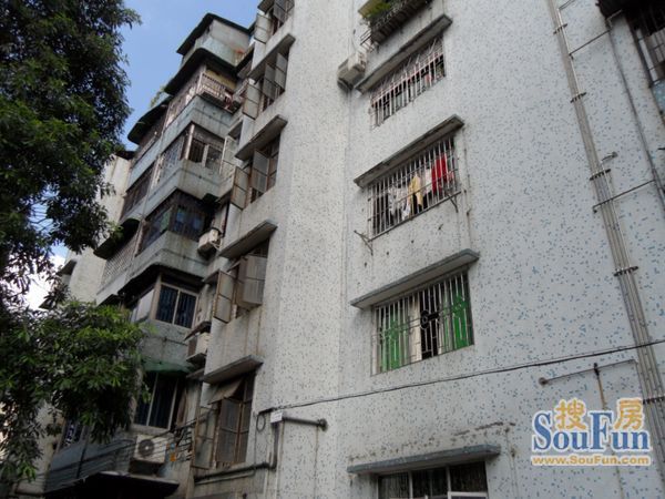 江南大道南小区2室1厅1卫东朝向2600.00元/月出租