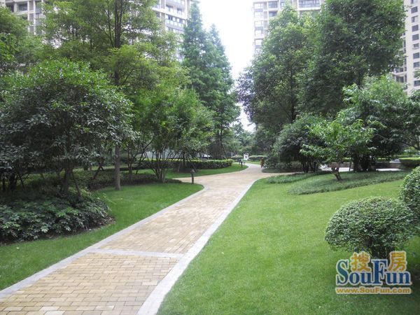 佳兆业丽晶港3室2厅2卫西南朝向2200.00元/月出租