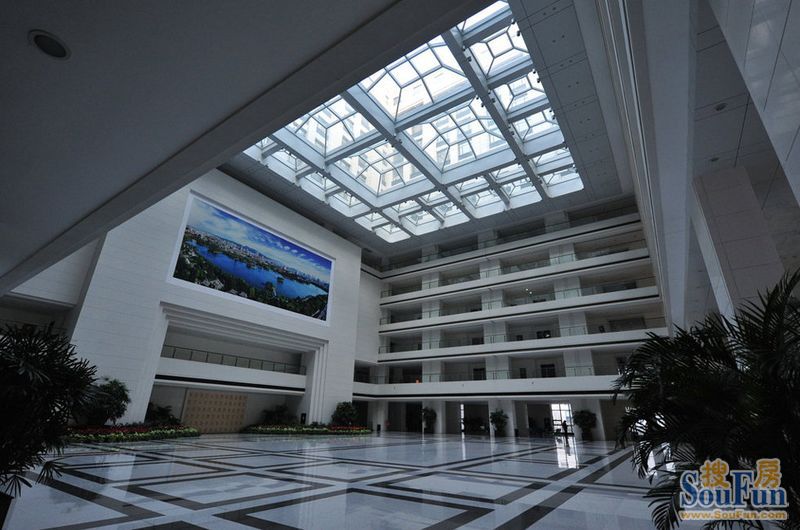 济南市政府办公楼造价40亿，奢华宏大引争议