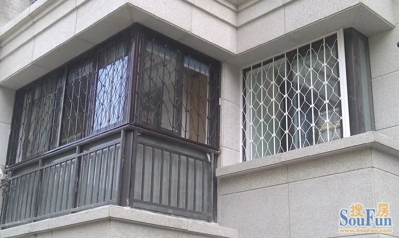 常熟老街小区网 常熟老街业主论坛 8月25号老街安装折叠防盗窗效果图
