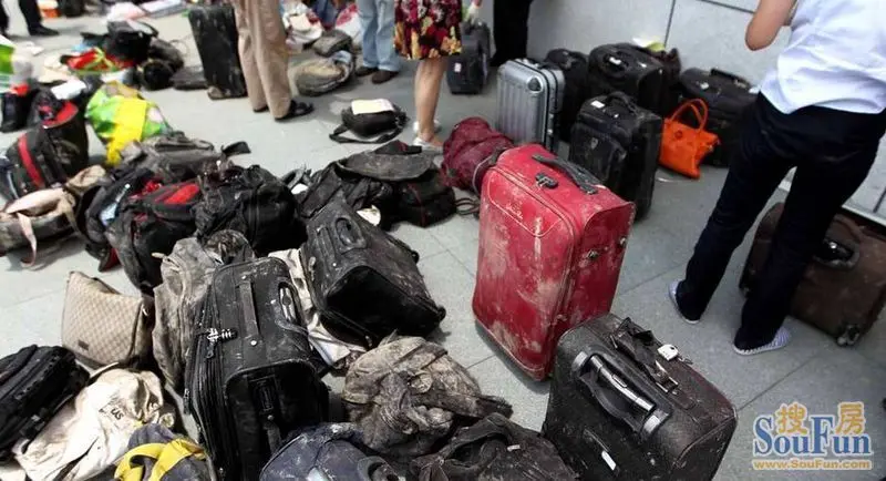 温州7.23动车事故:认尸现场图片