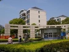 新出 金桥品质小区 花园位置 房东诚意出售 房价还有空间