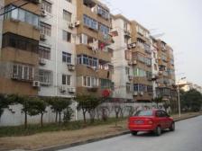 东陆新村七街坊 中间楼层 位置好,三轨交