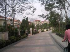 富盈加州阳光花园 双卫 中间楼层采光好 带电梯