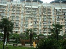 满五,200万装修,自带车库。