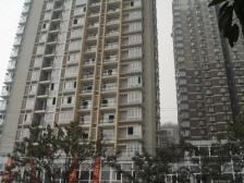 两室2厅, 采光充足 楼下公交车站 交通便利 配套成熟
