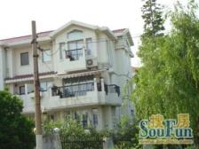 徐汇叠加别墅三复四,户型正气,小区环境优美。