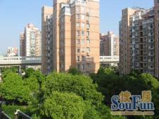 送固定车位,出门100米地.铁,文峰广场,不靠马路,视野好