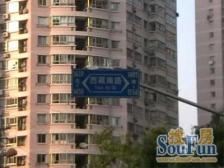 满五且一!厨卫全明!房东自住!看房方便!小区央坐!双规交通!