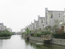 独栋别墅,视野开阔,临天然大河,集中南花园800平