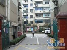 地铁口近医院近商场生活便利两房