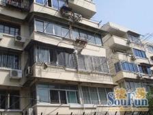 一楼带小院 采光好 出行方便 一梯两户 边套全明