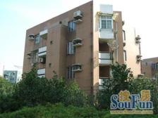 外销房小区,一梯两户,中间楼层,自住装修好