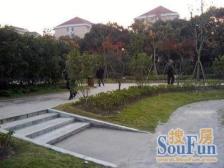 一梯两户 南北两房 位置安静 精装修 全明户型